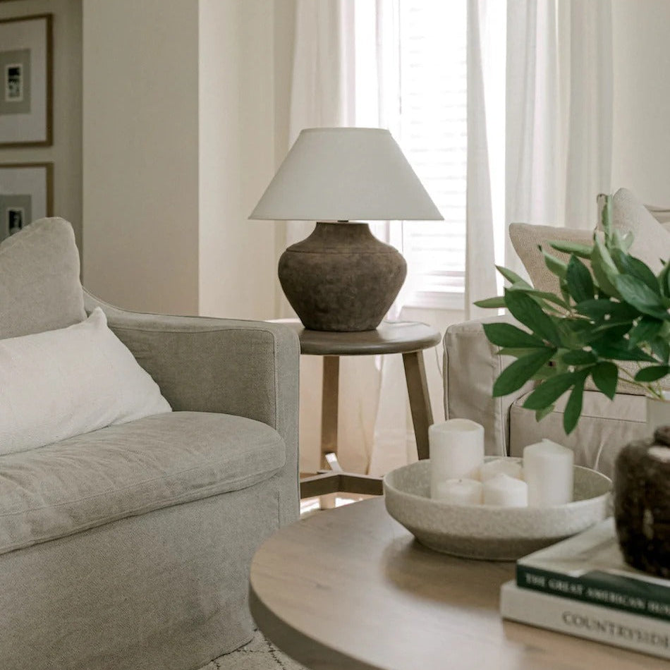 Distressed Finish Ceramic Pot Table Lamp